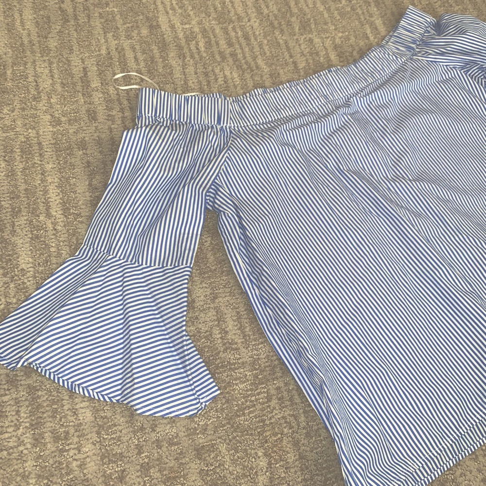 Off shoulder striped- blouse